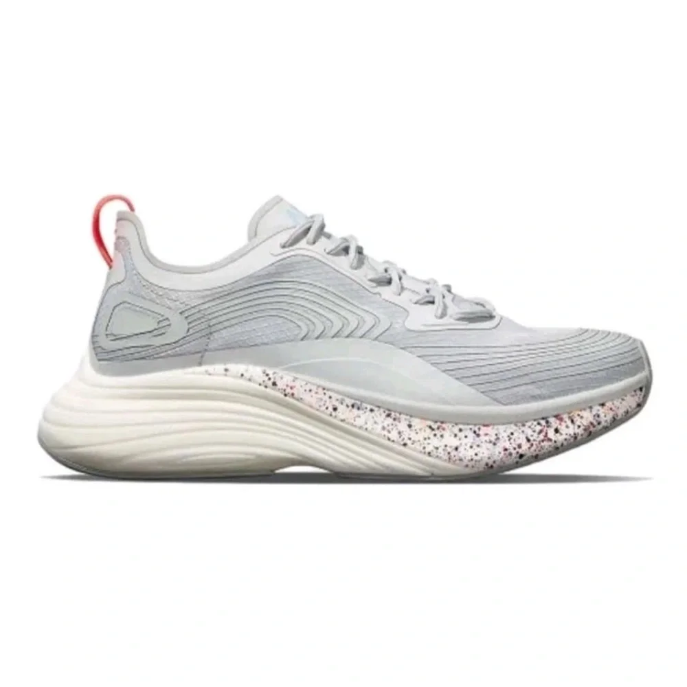 Athletic Propulsion Labs excellent pre